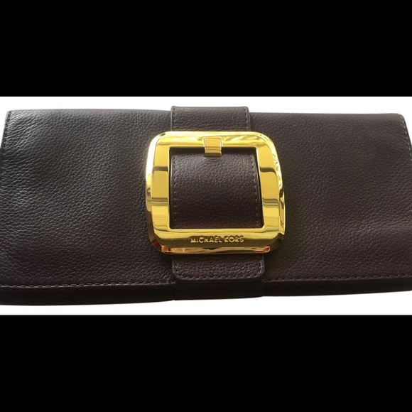 Michael Kors Handbags - Michael Kors leather clutch Michael Kors Handbags - Michael Kors leather clutch